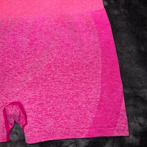 Victoria’s Secret PINK Seamless Workout Shortie Size Large - Picture 4 of 9